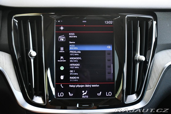 Volvo V60 B4 145kW SERV.KNÍŽKA 1M Č 2020