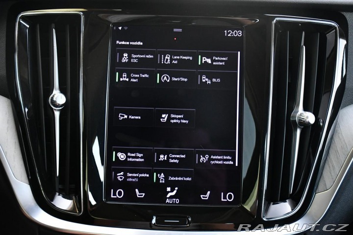 Volvo V60 B4 145kW SERV.KNÍŽKA 1M Č 2020