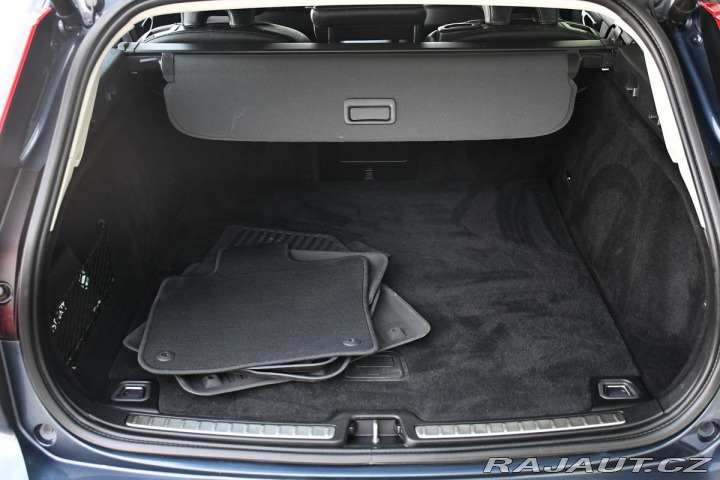Volvo V60 B4 145kW SERV.KNÍŽKA 1M Č 2020