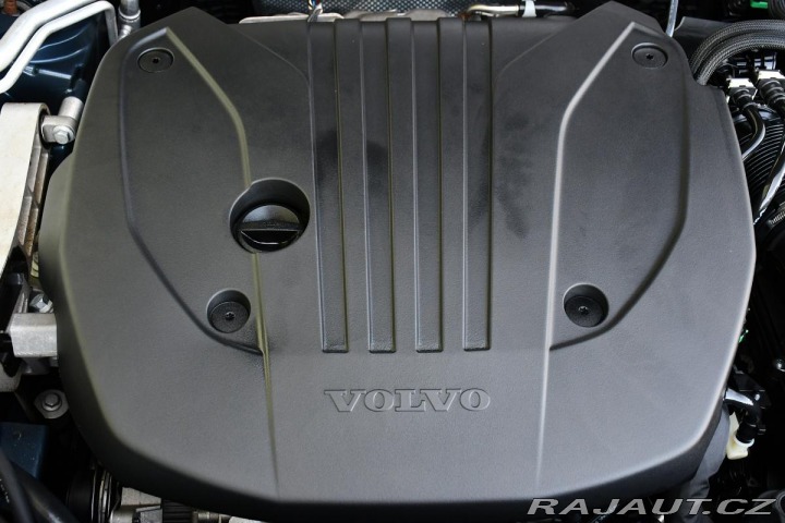 Volvo V60 B4 145kW SERV.KNÍŽKA 1M Č 2020