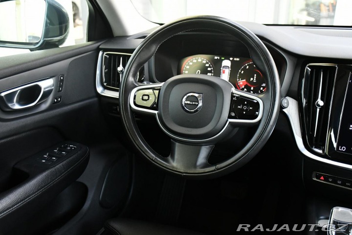 Volvo V60 B4 145kW SERV.KNÍŽKA 1M Č 2020