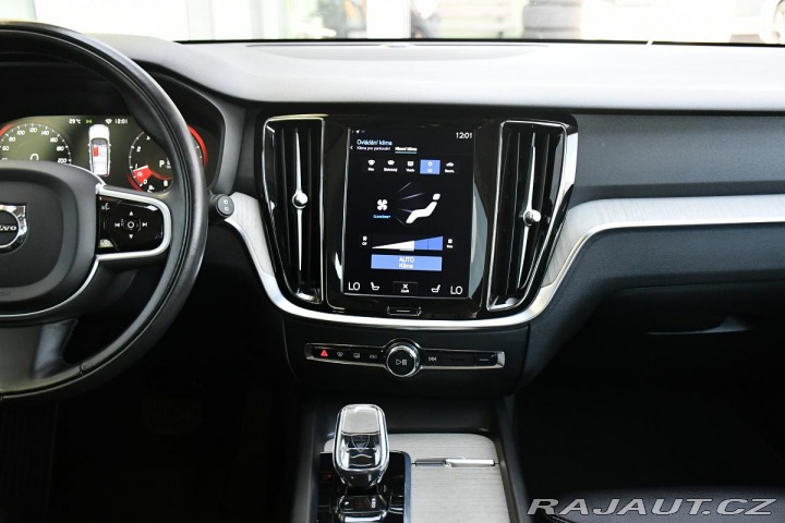 Volvo V60 B4 145kW SERV.KNÍŽKA 1M Č 2020