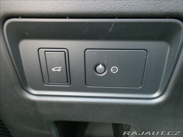 Land Rover Discovery 3,0 SDV6 HSE,1Maj, ČR, DP 2019