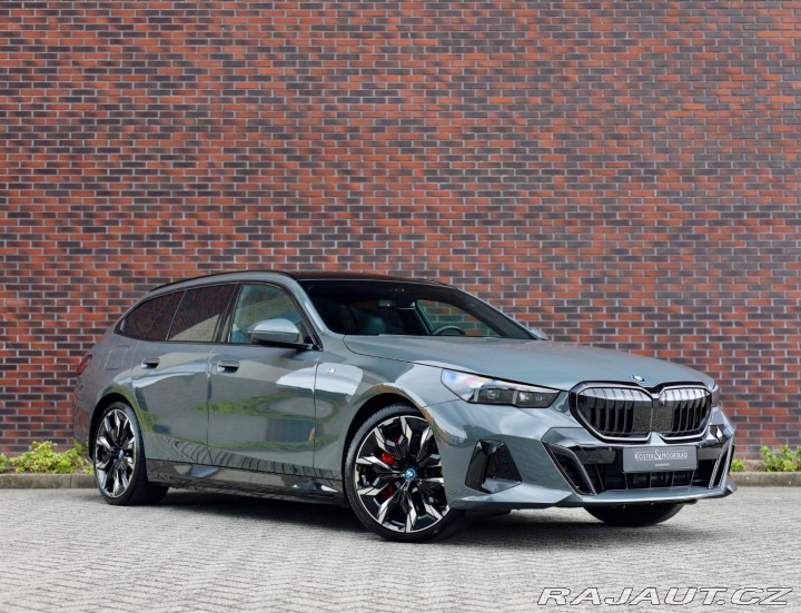 BMW 5 Touring 550e M SPORT xDr 2025