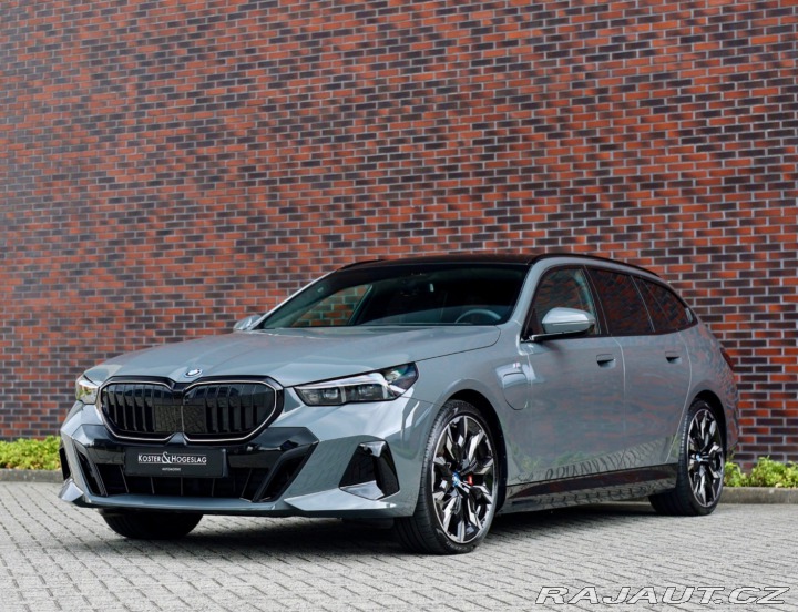 BMW 5 Touring 550e M SPORT xDr 2025