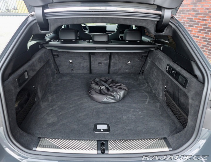 BMW 5 Touring 550e M SPORT xDr 2025