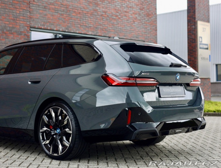 BMW 5 Touring 550e M SPORT xDr 2025