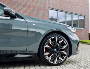 BMW 5 Touring  550e M SPORT xDr 2025