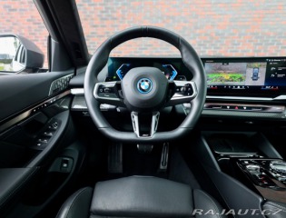 BMW 5 Touring  550e M SPORT xDr 2025