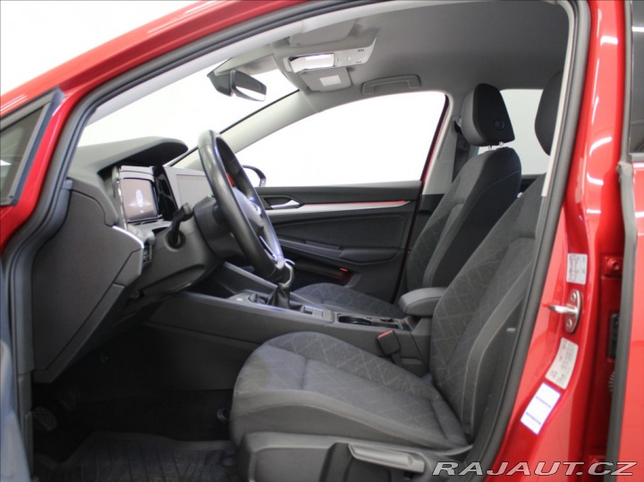 Volkswagen Golf 1,0 TSi 81kW Life KAM.ČR 2023