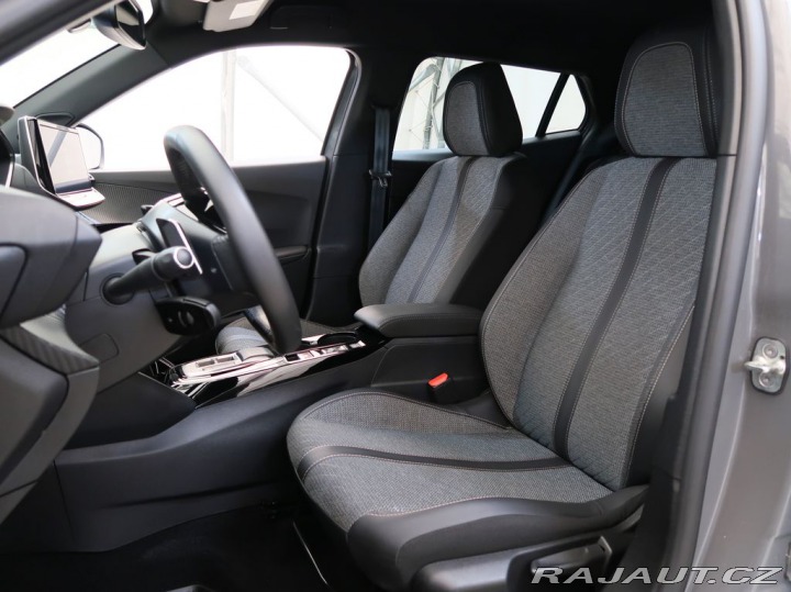 Peugeot 2008 1.2PureTech,CZ,1Maj,ALLUR 2024