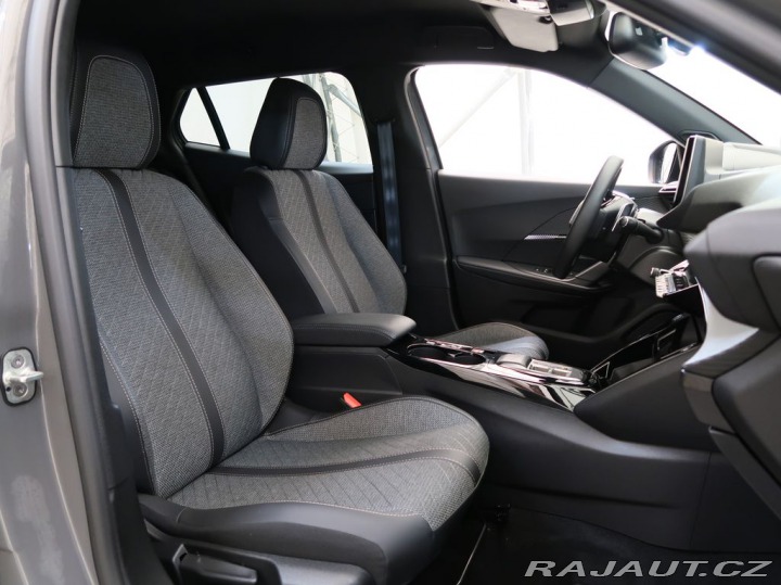 Peugeot 2008 1.2PureTech,CZ,1Maj,ALLUR 2024