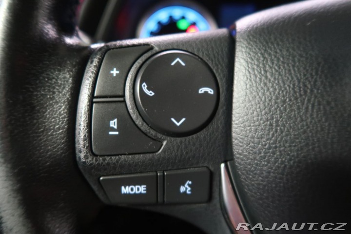 Toyota Corolla 1.6VVT-i,CZ,1Maj,Manuál 2017