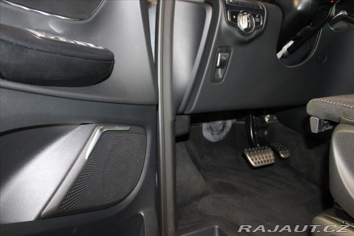 Mercedes-Benz V 300d AMG Line DIST / Burm 2024