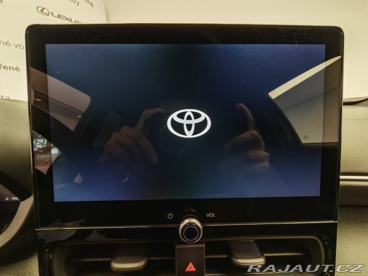 Toyota Yaris Cross 1,5 Hybrid e-CVT 130k 4x4 2025