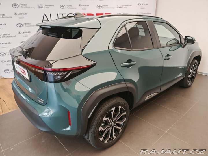 Toyota Yaris Cross 1,5 Hybrid e-CVT 130k 4x4 2025