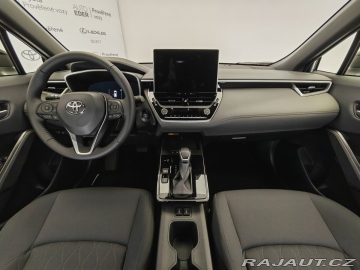 Toyota Corolla Cross 1,8 Hybrid e-CVT Style 2025