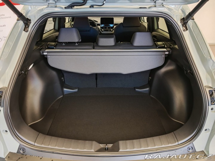 Toyota Corolla Cross 1,8 Hybrid e-CVT Style 2025