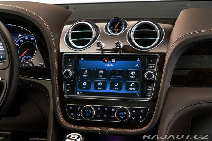 Bentley Bentayga 4,0D Masáže Pano LED 2017