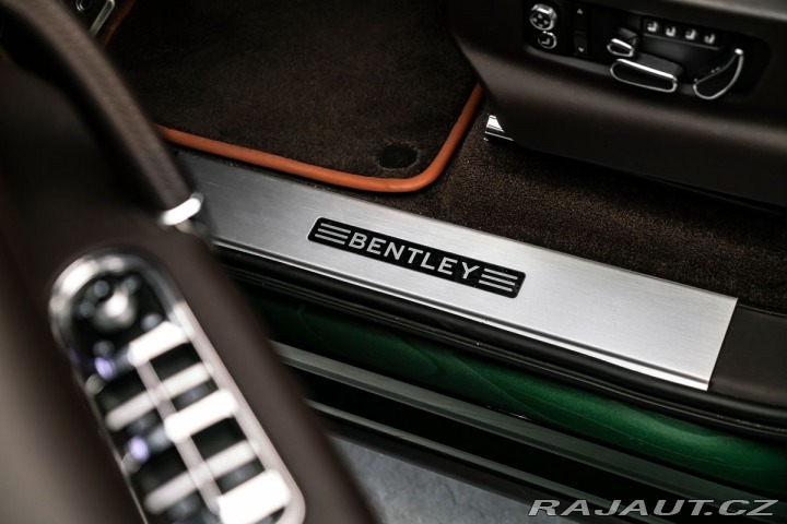 Bentley Bentayga 4,0D Masáže Pano LED 2017