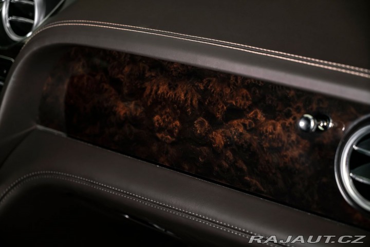 Bentley Bentayga 4,0D Masáže Pano LED 2017