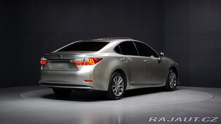 Lexus ES 300h Supreme 2018