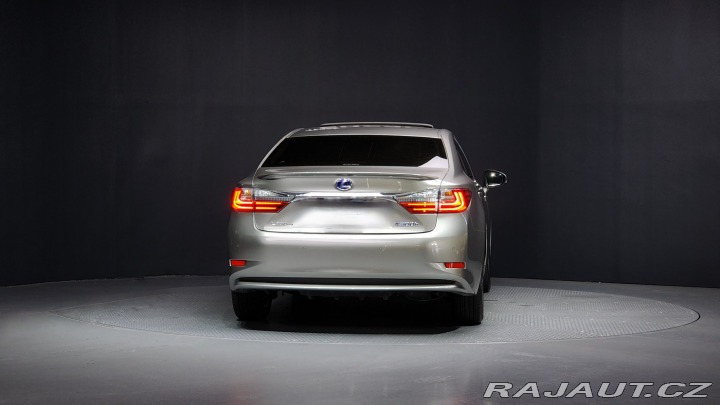 Lexus ES 300h Supreme 2018