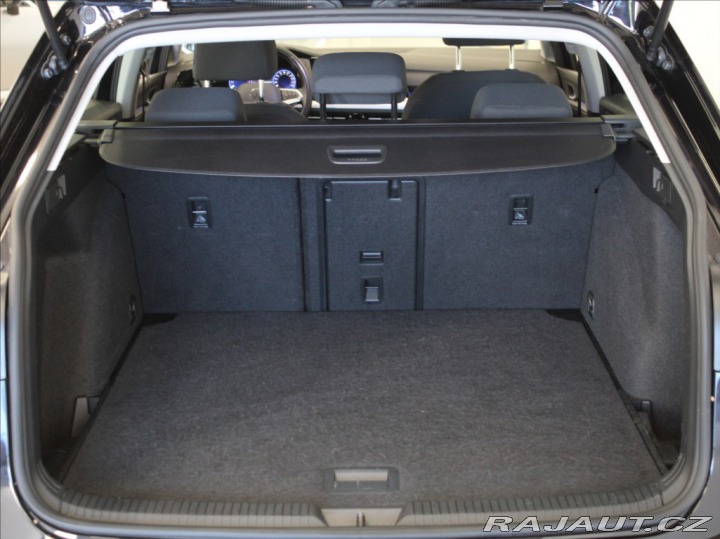 Volkswagen Golf 1,0 TSi AT Variant Life 1 2023