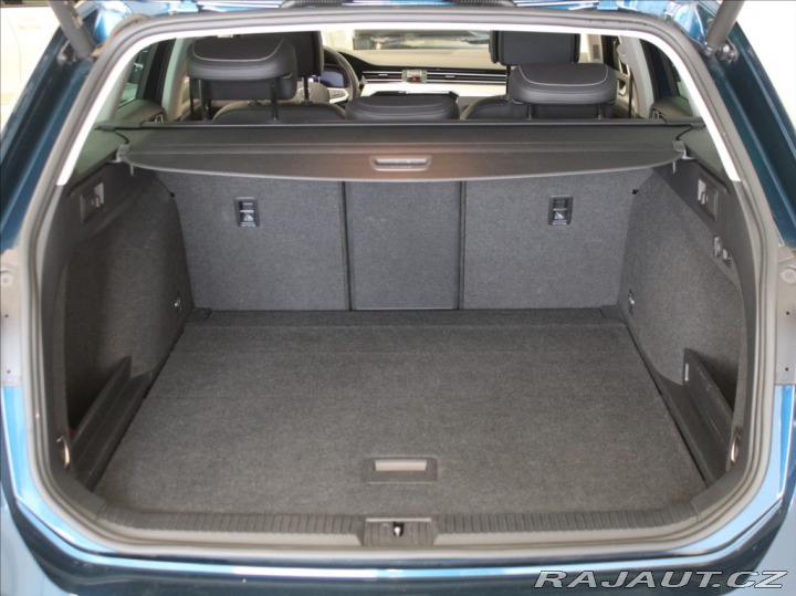 Volkswagen Passat 2,0 TDi DSG Elegance MASÁ 2023
