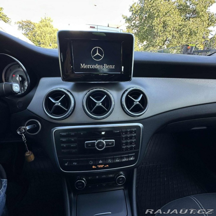 Mercedes-Benz GLA 2,0 220 CDI 170hp 7G DC 2015