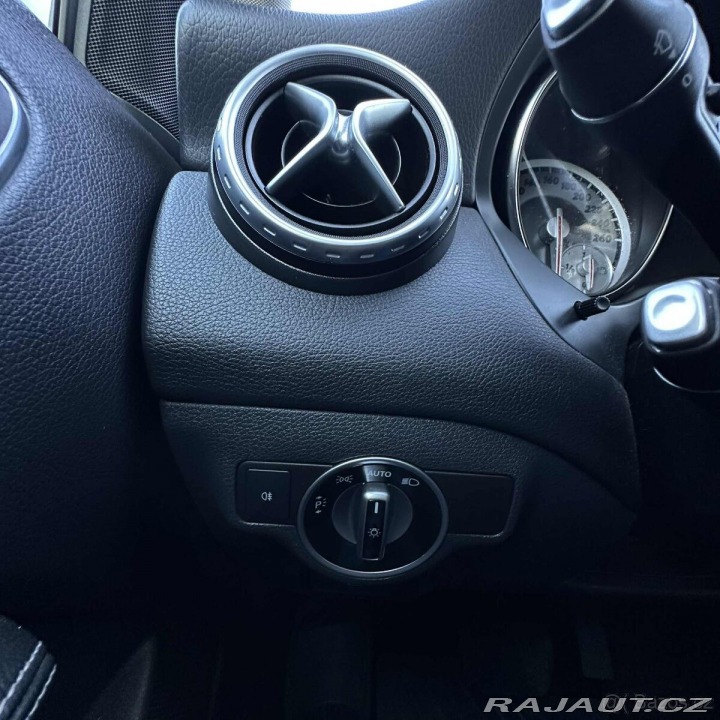Mercedes-Benz GLA 2,0 220 CDI 170hp 7G DC 2015