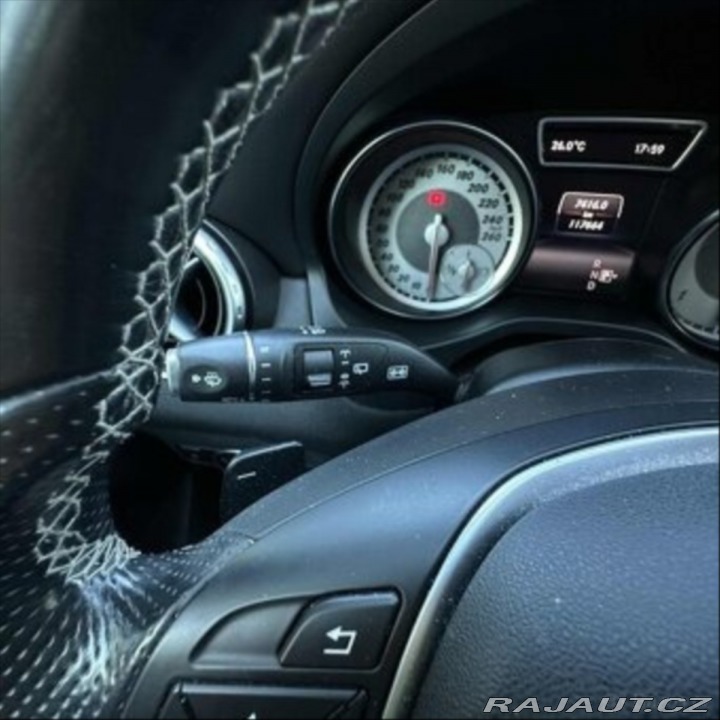 Mercedes-Benz GLA 2,0 220 CDI 170hp 7G DC 2015