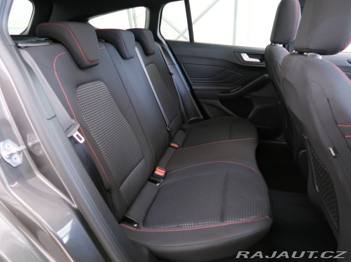 Ford Focus 1.0HYBRID,114kW,ST-LINE,A 2023