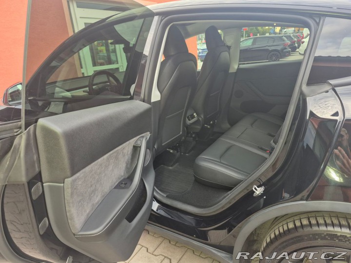 Tesla Model Y Long Range 378 kW 2023