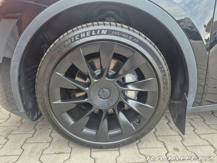 Tesla Model Y Long Range 378 kW 2023