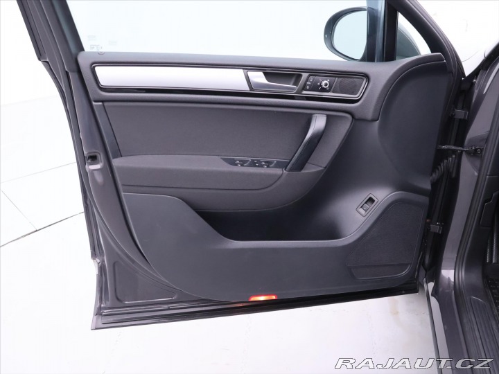 Volkswagen Touareg 3,0 TDI 150kW V6 Kam. Kli 2011