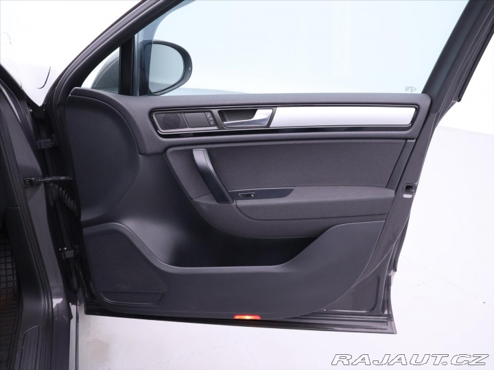 Volkswagen Touareg 3,0 TDI 150kW V6 CZ 2011