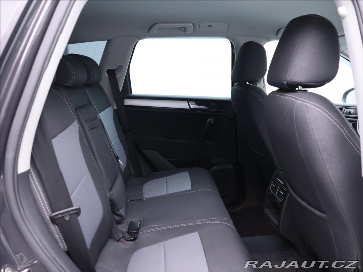 Volkswagen Touareg 3,0 TDI 150kW V6 Kam. Kli 2011
