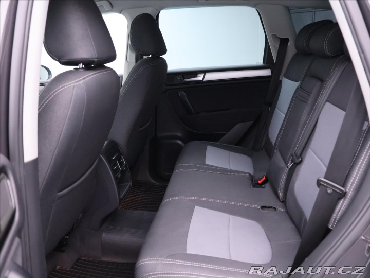Volkswagen Touareg 3,0 TDI 150kW V6 Kam. Kli 2011