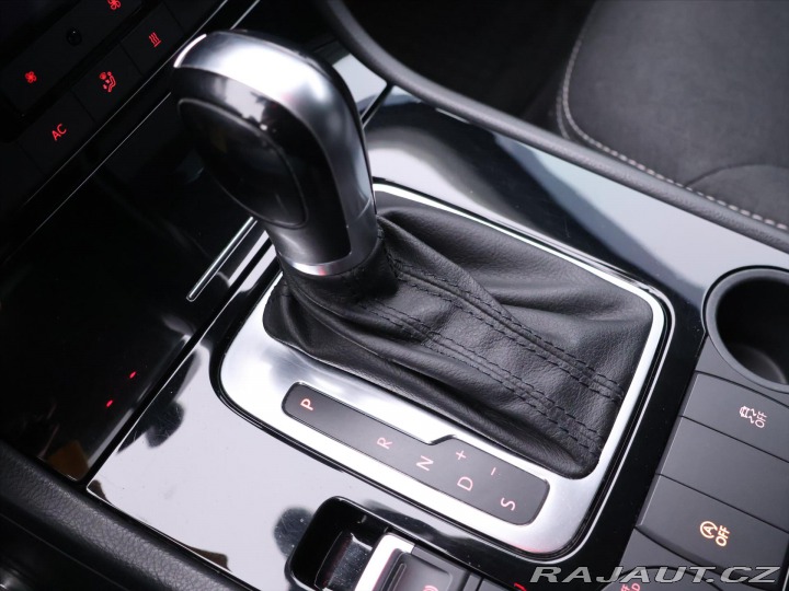 Volkswagen Touareg 3,0 TDI 150kW V6 Kam. Kli 2011