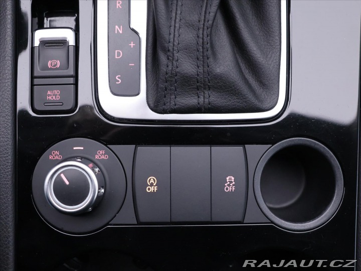 Volkswagen Touareg 3,0 TDI 150kW V6 Kam. Kli 2011