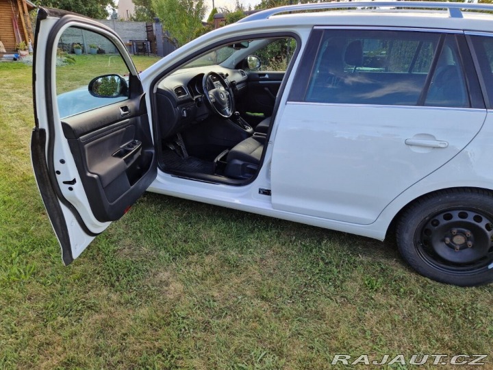 Volkswagen Golf 1,6 TDi 77kW, barva bíl 2012