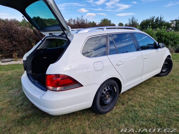 Volkswagen Golf 1,6 TDi 77kW, barva bíl 2012