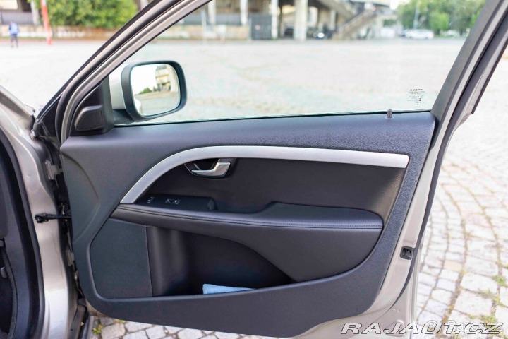 Volvo XC70 2,4 D5 2013, 4x4 – Výbo 2013