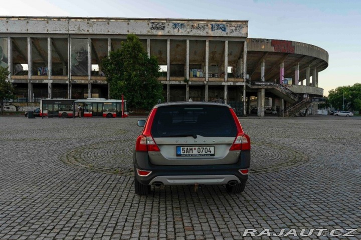 Volvo XC70 2,4 D5 2013, 4x4 – Výbo 2013