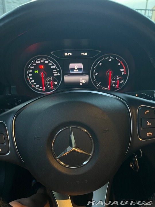 Mercedes-Benz A 180d, automat 2015