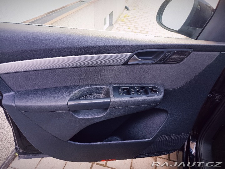 Volkswagen Sharan 1,4TSI Comfortl 7-míst 2011