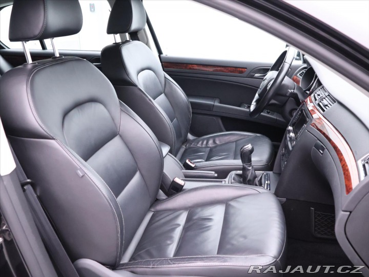 Škoda Superb 1,4 TSI Elegance Navi 1.M 2011