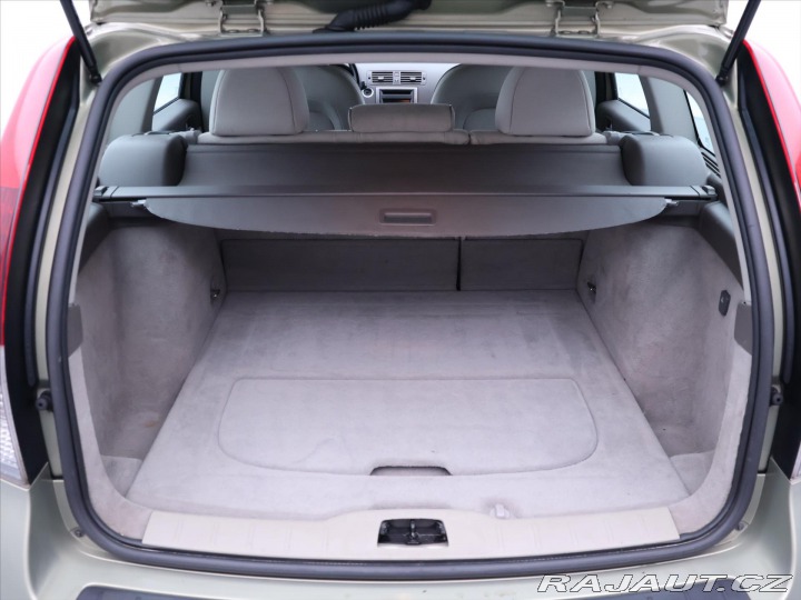 Volvo V50 2,0 D 100kW Aut. Kinetic 2010