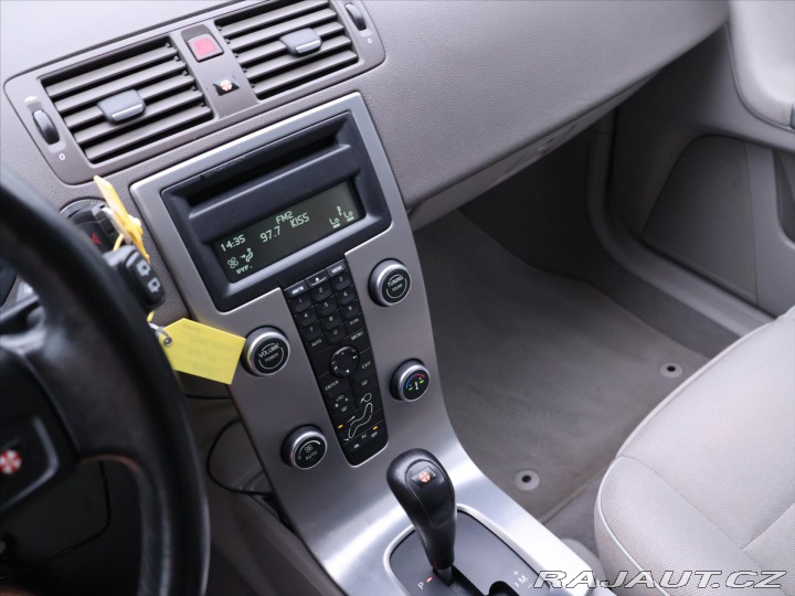 Volvo V50 2,0 D 100kW Aut. Kinetic 2010